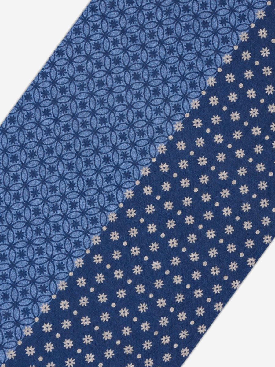 Andrea (blue) - soft and lightweight Italian scarf from 100% wool - Leather Gloves Online - 4