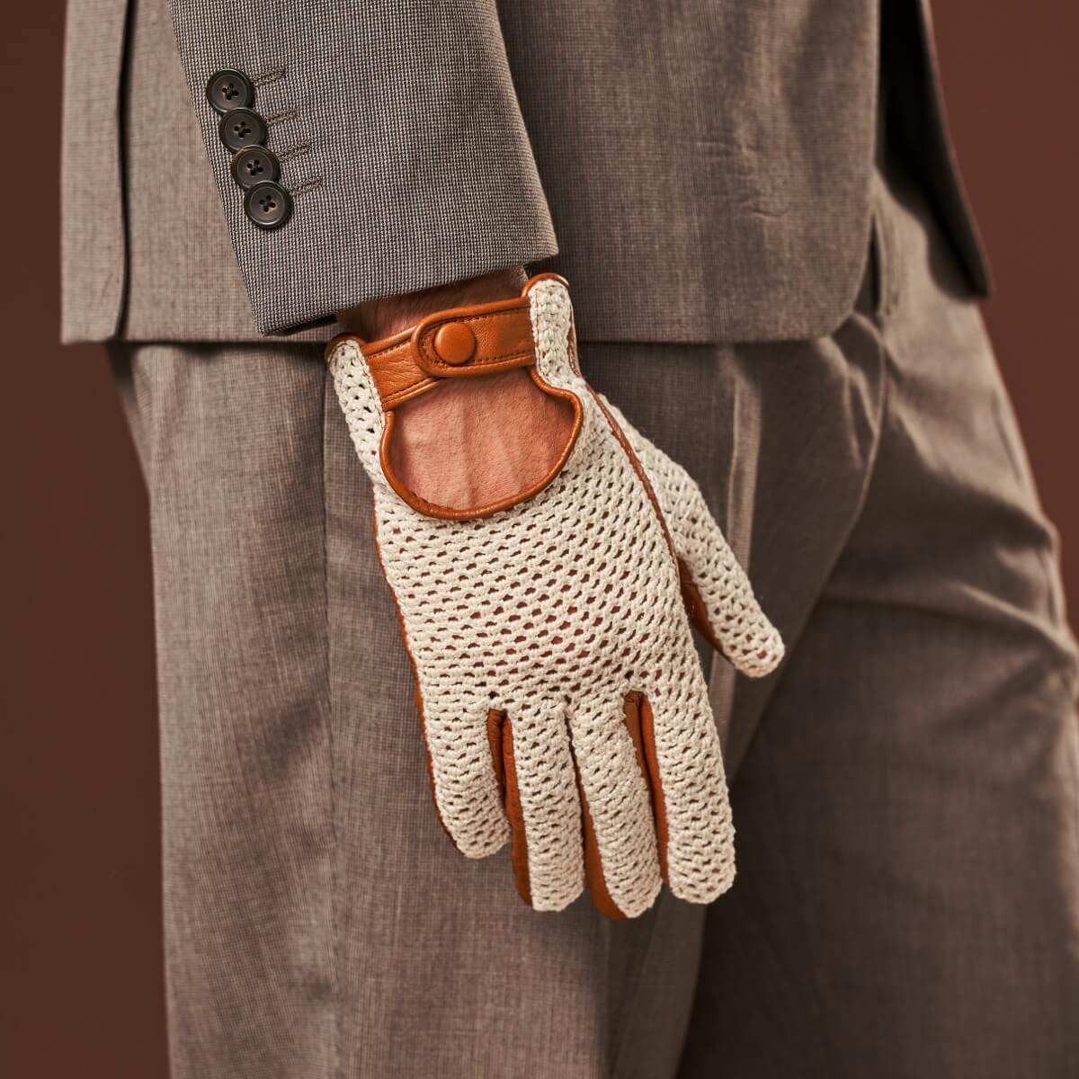 Arturo (cognac) - Hand-sewn Italian crochet driving gloves from lambskin leather - Leather Gloves Online - Luxury Leather Gloves - 8