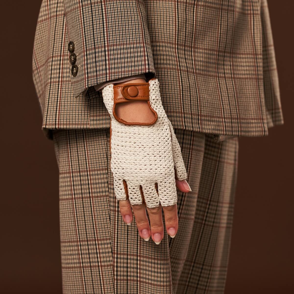 Daniella (cognac) - Hand-sewn Italian crochet driving gloves from lambskin leather- Leather Gloves Online - Luxury Leather Gloves - 5