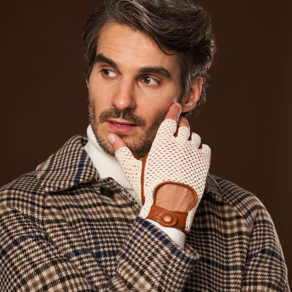 Dario (cognac) - Hand-sewn Italian crochet driving gloves from lambskin leather - Leather Gloves Online - Luxury Leather Gloves - 6