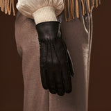 Donatella (black) – Luxurious Italian peccary leather gloves with cashmere lining - Leather Gloves Online - Luxury Leather Gloves - 7