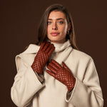 Emilia (brown) - classic Italian lambskin leather gloves with cashmere lining and checkered pattern - Leather Gloves Online - Luxury Leather Gloves - 6