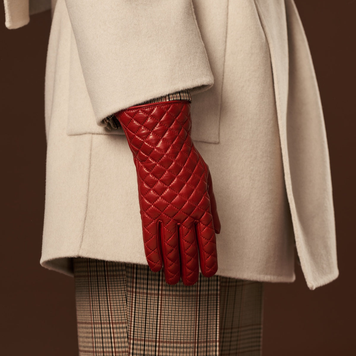 Emilia (red) - classic Italian lambskin leather gloves with cashmere lining and checkered pattern - Leather Gloves Online - Luxury Leather Gloves - 7