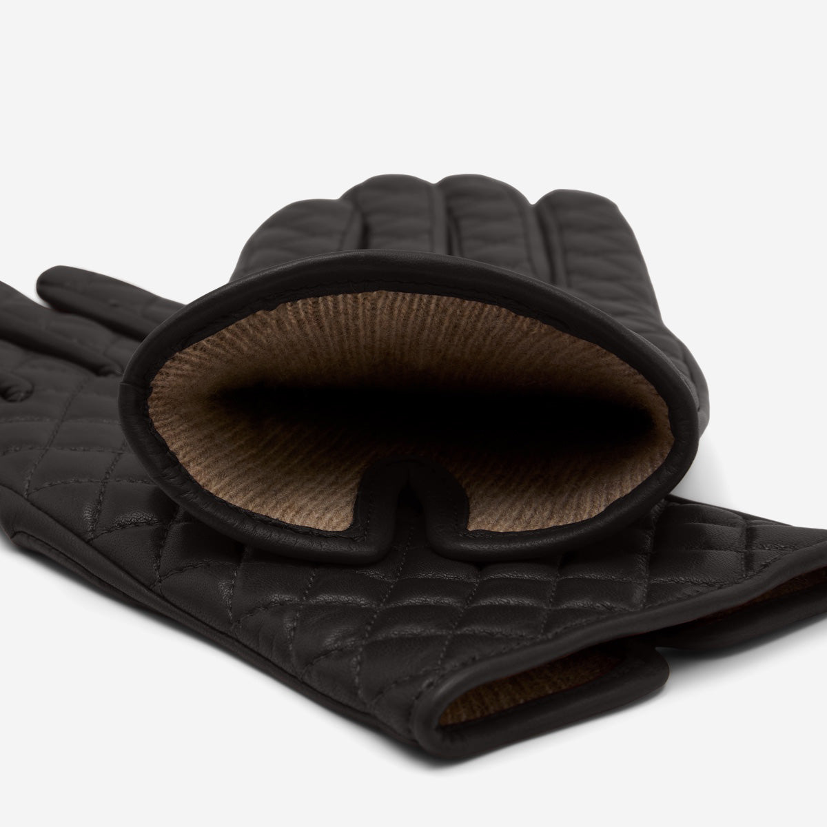 Emilia (black) - classic Italian lambskin leather gloves with cashmere lining and checkered pattern - Leather Gloves Online - Luxury Leather Gloves - 3