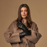 Evelyn (black) - Goatskin leather gloves with soft lambswool lining and touchscreen feature