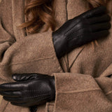 Evelyn (black) - Goatskin leather gloves with soft lambswool lining and touchscreen feature