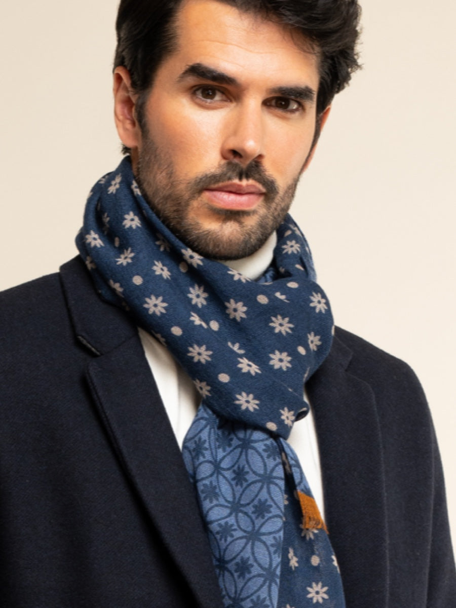 Andrea (blue) - soft and lightweight Italian scarf from 100% wool - Leather Gloves Online - 10