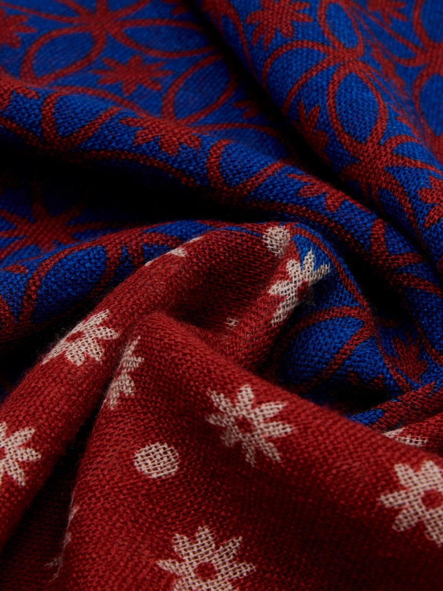 Andrea (red/blue) - soft and lightweight Italian scarf from 100% wool - Leather Gloves Online - 5