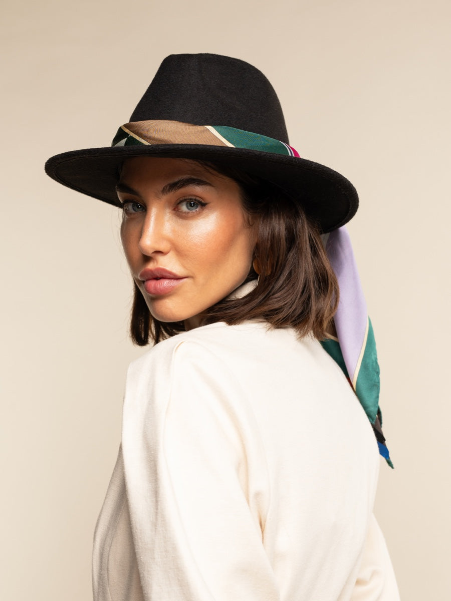 Fiorella (green) - soft and lightweight Italian foulard from pure silk
- Leather Gloves Online - Luxury Italian Scarf - 12