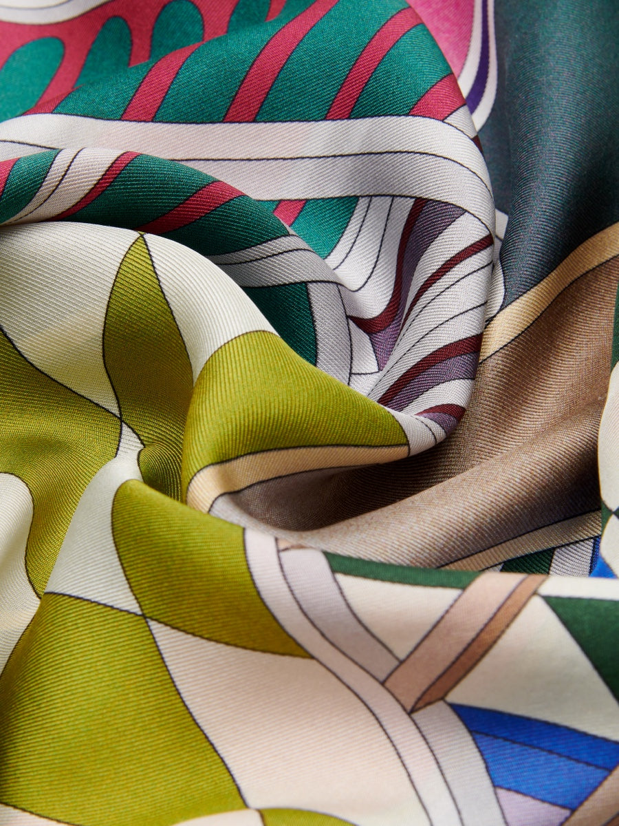 Fiorella (green) - soft and lightweight Italian foulard from pure silk
- Leather Gloves Online - Luxury Italian Scarf - 5