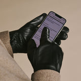 Julietta (black) - Lambskin leather gloves with plush rabbit fur lining and touchscreen feature
