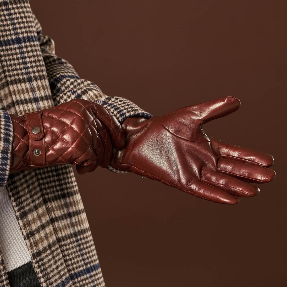 Luca (brown) - Italian lambskin leather gloves with cashmere lining and checkered pattern - Leather Gloves Online - Luxury Leather Gloves - 7