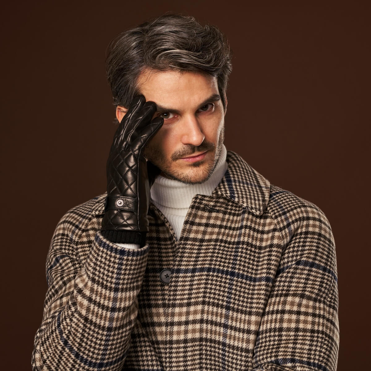 Luca (black) - Italian lambskin leather gloves with cashmere lining and checkered pattern - Leather Gloves Online - Luxury Leather Gloves - 12