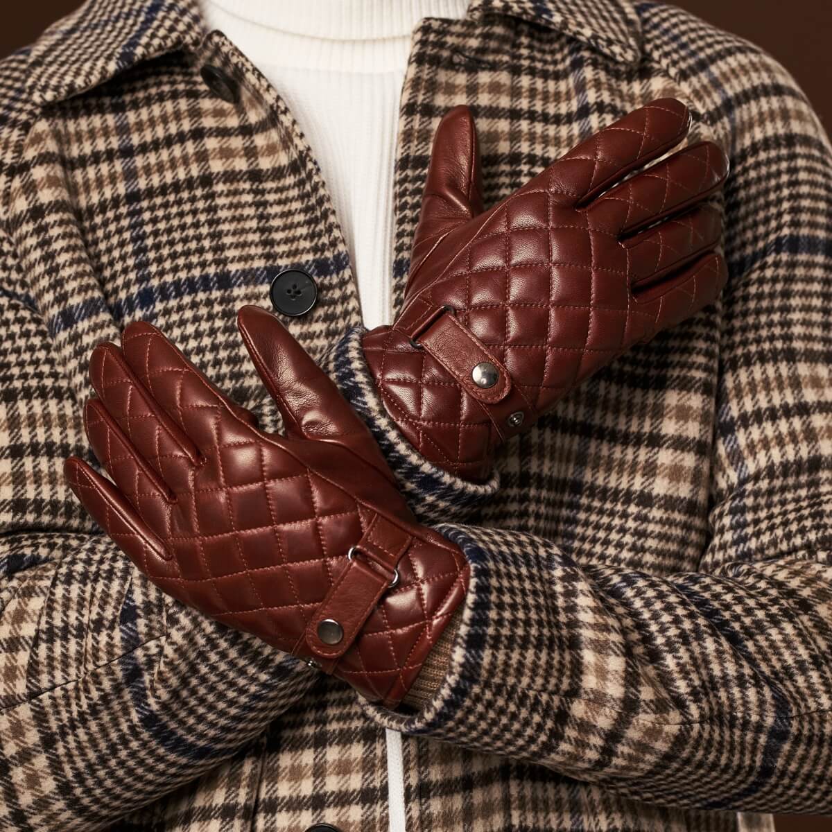 Luca (brown) - Italian lambskin leather gloves with cashmere lining and checkered pattern - Leather Gloves Online - Luxury Leather Gloves - 11