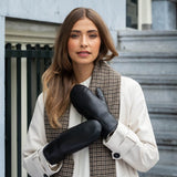 Paris (black) – Sheepskin leather mittens with lambswool lining and touchscreen feature