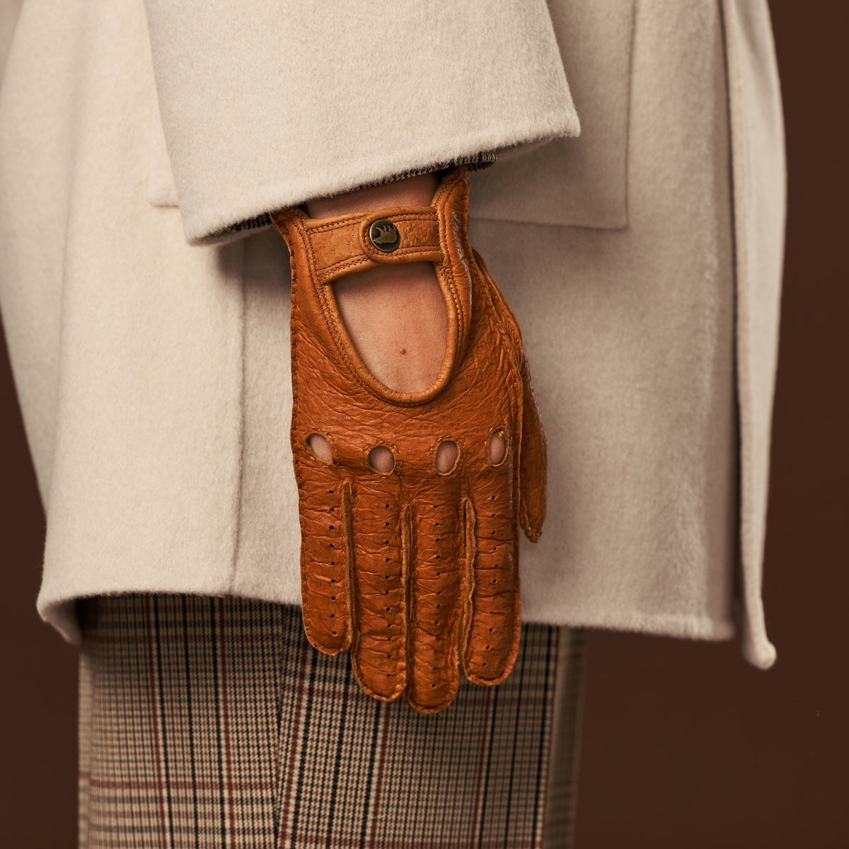 Raffaella (brown) – Luxurious Italian peccary driving gloves - Leather Gloves Online - Luxury Leather Gloves - 6
