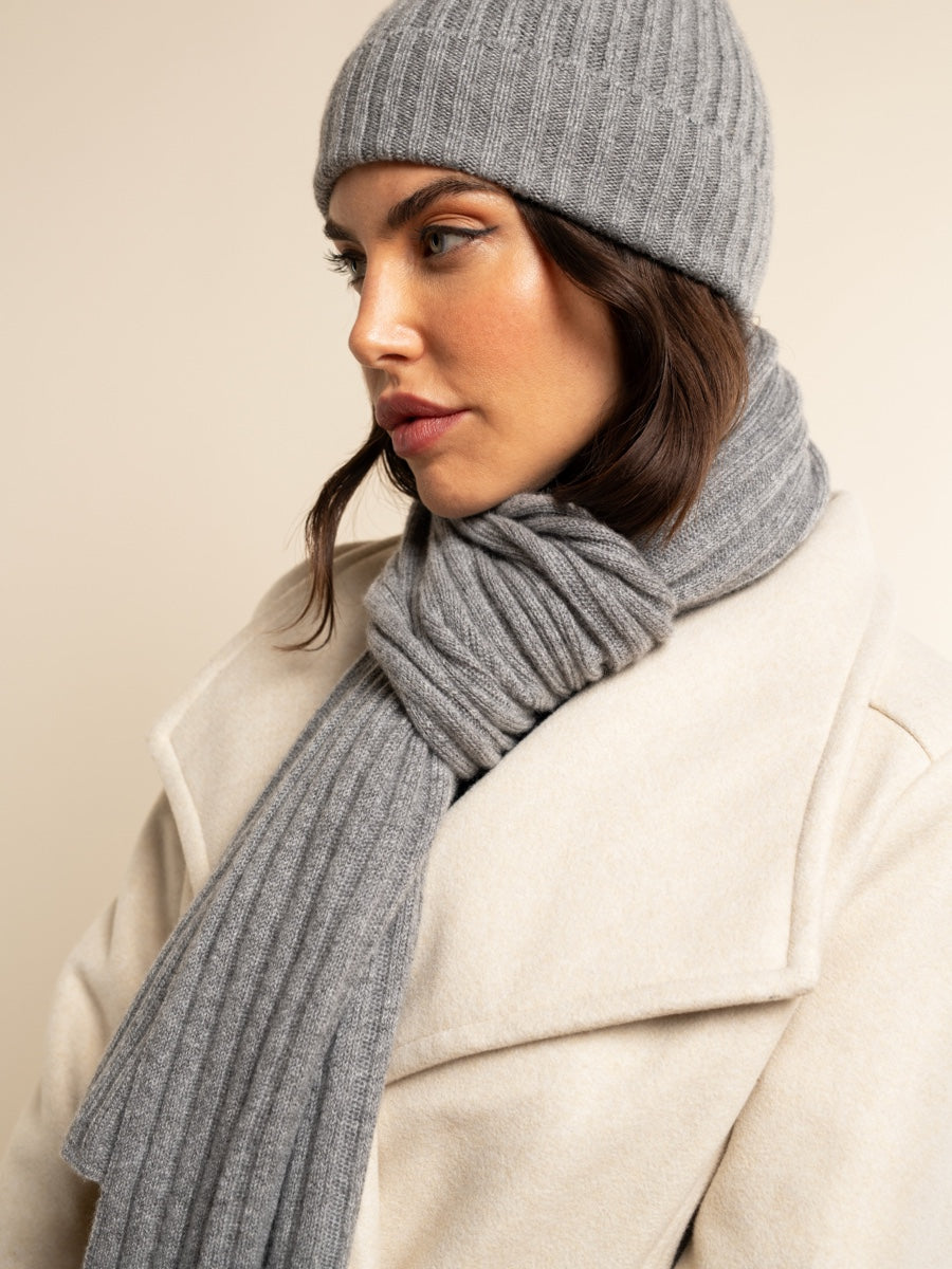 Napoli (light grey) - 100% cashmere ribbed scarf (unisex)- Leather Gloves Online - Luxury Italian Scarf - 11