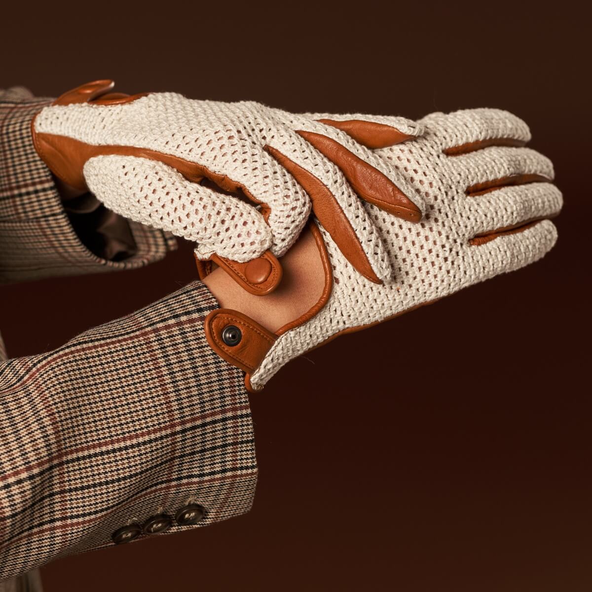Valeria (cognac) - Hand-sewn Italian crochet driving gloves from lambskin leather - Leather Gloves Online - Luxury Leather Gloves - 5