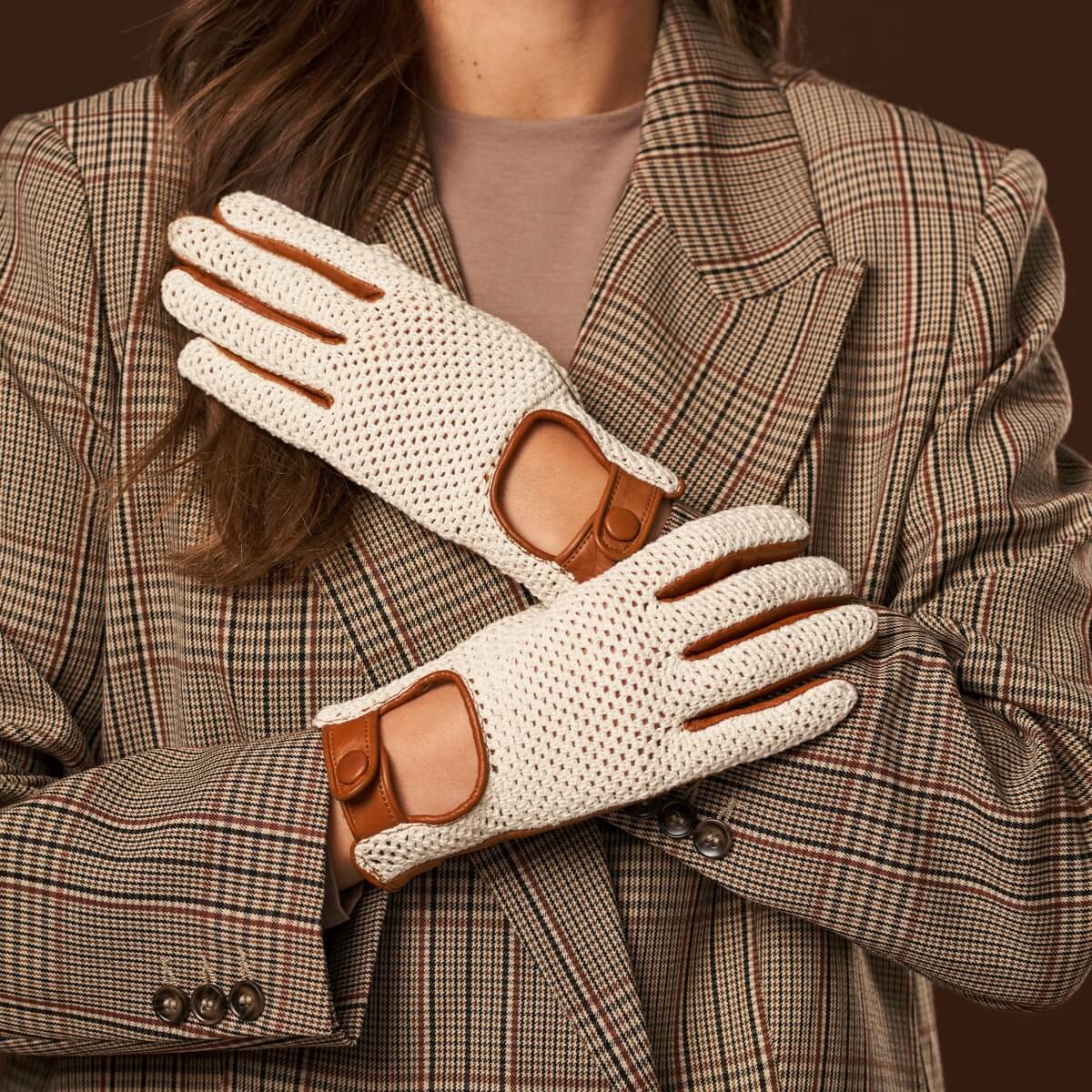 Valeria (cognac) - Hand-sewn Italian crochet driving gloves from lambskin leather - Leather Gloves Online - Luxury Leather Gloves - 8