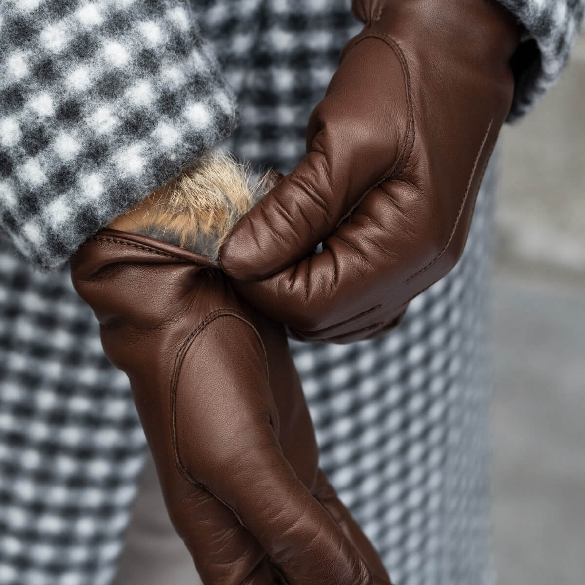 Francesca (brown) - Italian lambskin leather gloves with brown rabbit fur lining - Leather Gloves Online - Luxury Leather Gloves - 6