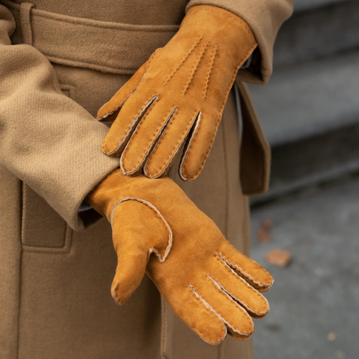 Beatrice - Italian suede leather gloves with luxurious natural sheep fur lining - Leather Gloves Online - Luxury Leather Gloves - 7