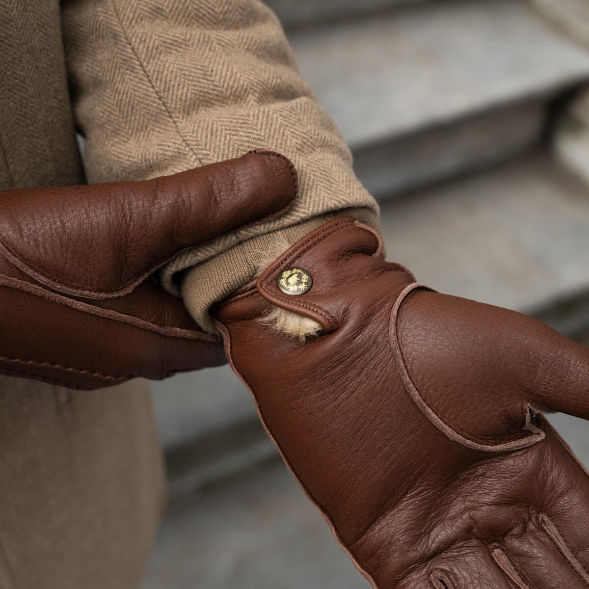 Diego - Italian gloves made of American deerskin leather with rabbit fur lining - Leather Gloves Online - Luxury Leather Gloves - 11