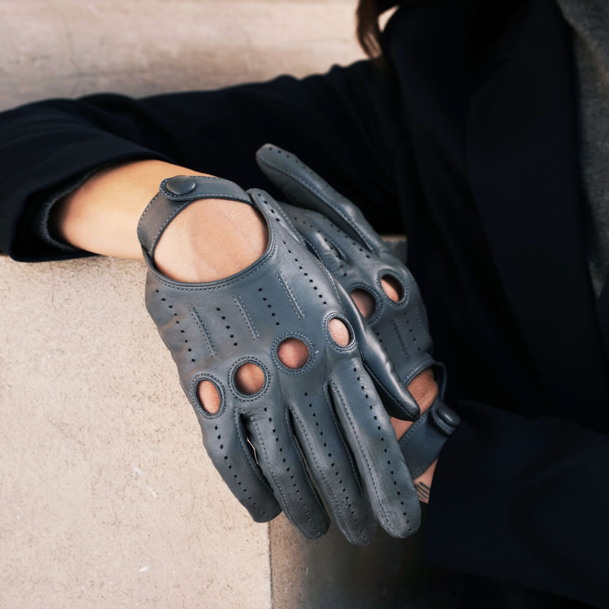 Alessa (grey) - classic Italian lambskin leather driving gloves- Leather Gloves Online - Luxury Leather Gloves - 3