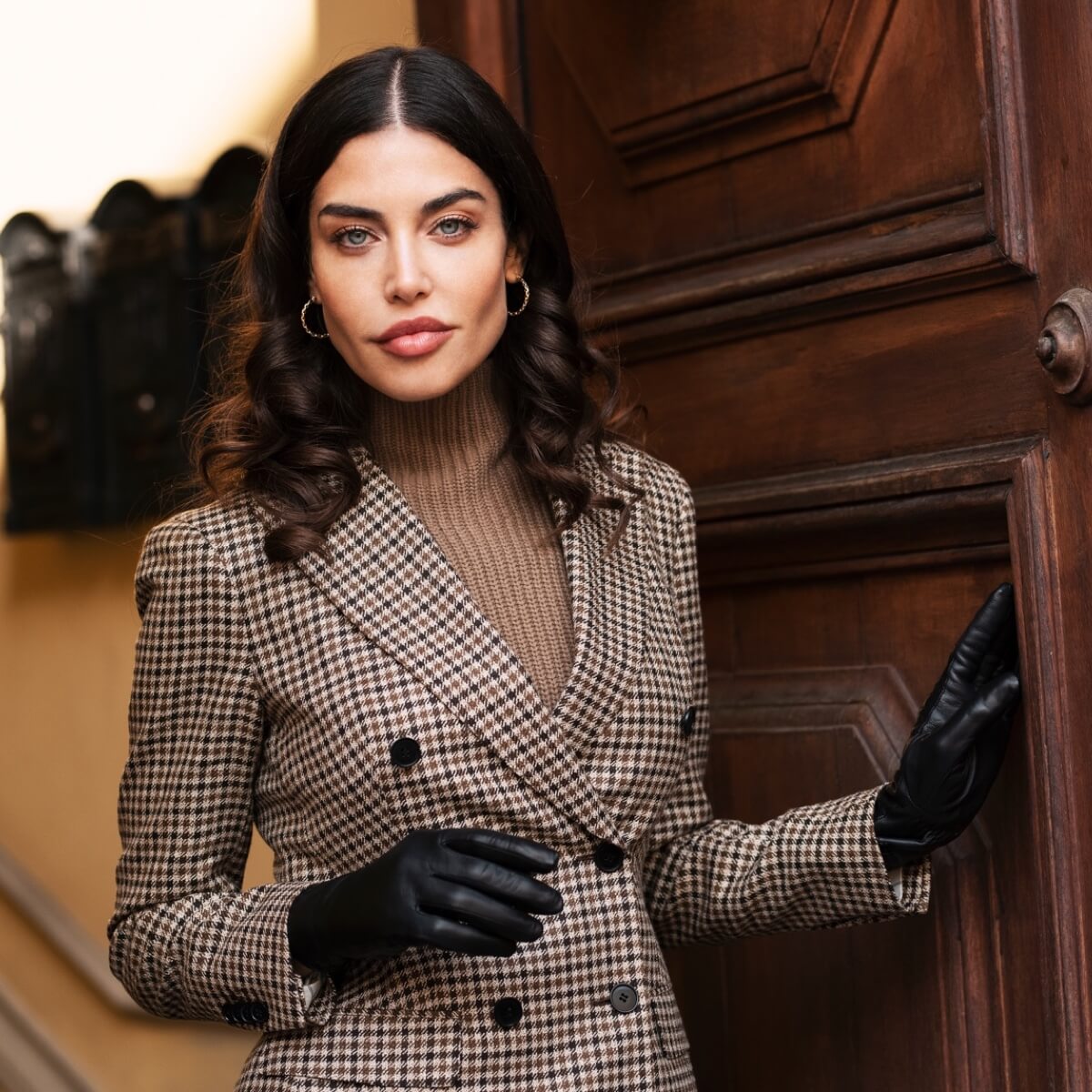 Bella (black) - Italian lambskin leather gloves with lambswool lining & touchscreen feature - Leather Gloves Online - Luxury Leather Gloves - 9