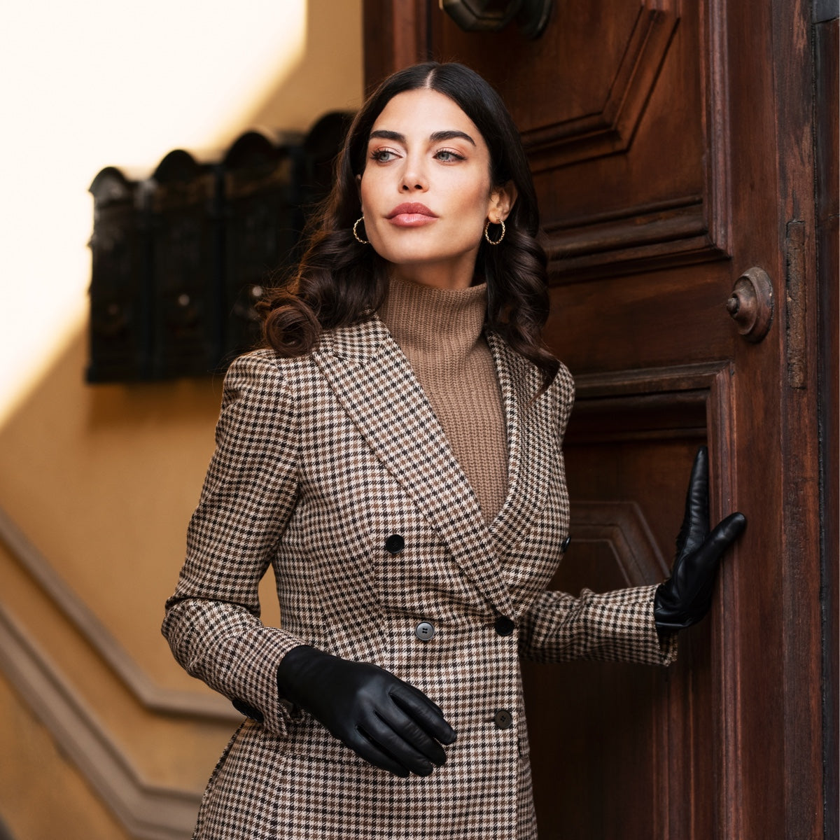 Isabella (black) - Italian lambskin leather gloves with cashmere lining - Leather Gloves Online - Luxury Leather Gloves - 7