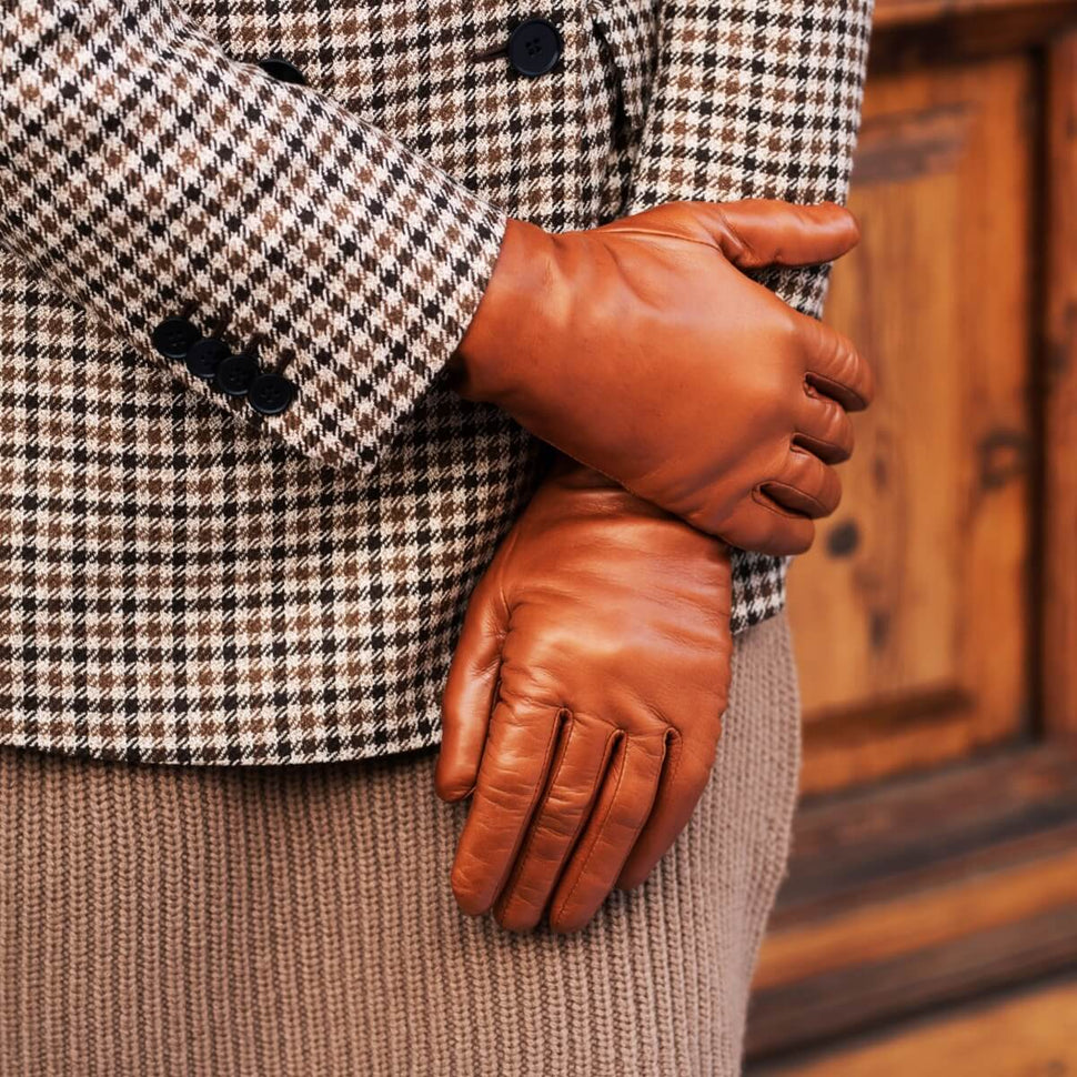 Cognac Leather Gloves Women - Silk Lined - Handmade in Italy – Premium Leather Gloves – Leather Gloves Online® - 4