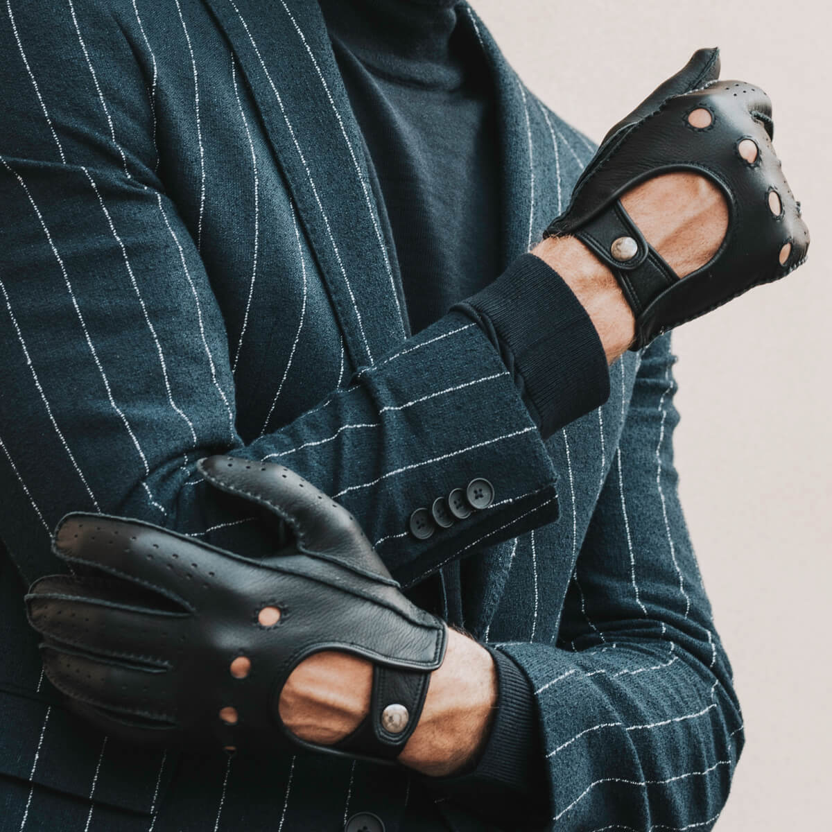 Leonardo (black) - Italian driving gloves made of American deerskin leather - Leather Gloves Online - Luxury Leather Gloves - 6