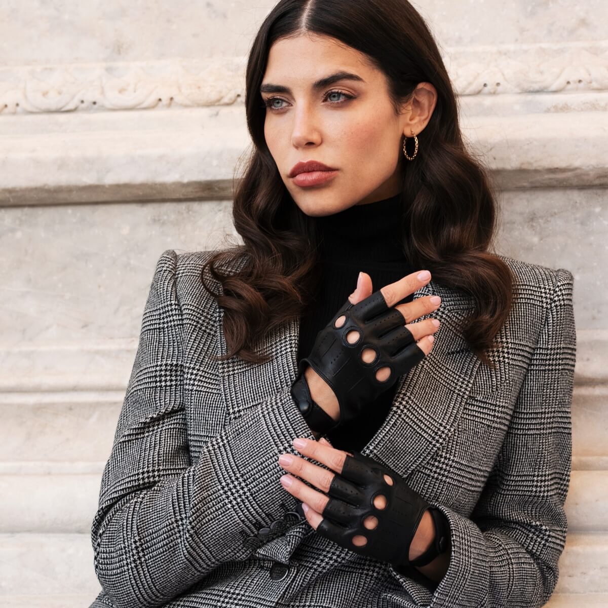 Rossana (black) - Italian fingerless lambskin leather driving gloves - Leather Gloves Online - Luxury Leather Gloves - 4
