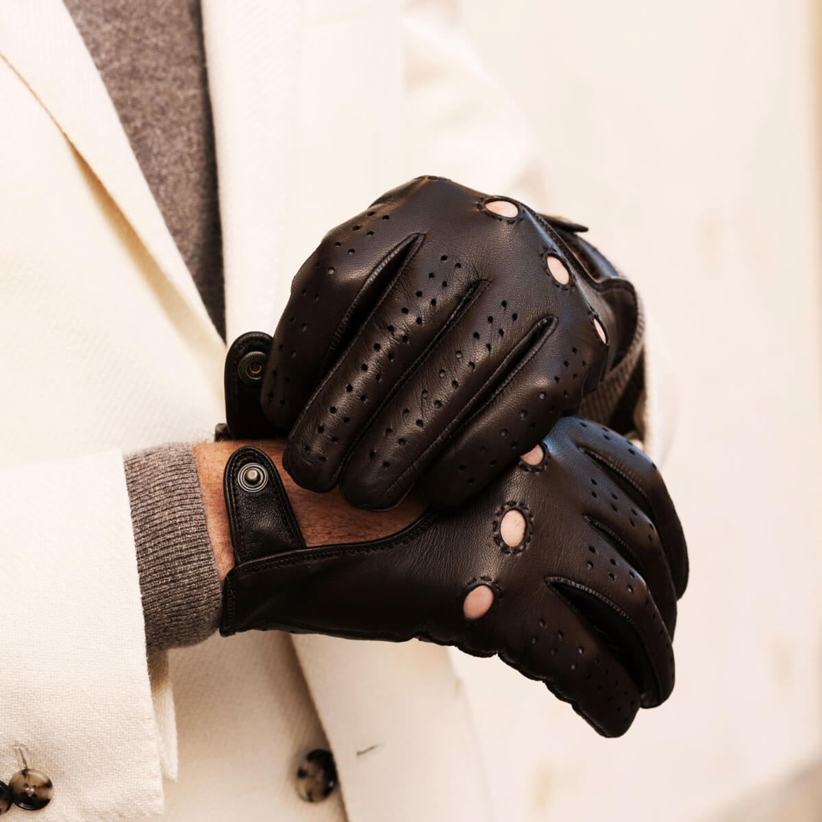 Umberto (brown) - Italian lambskin leather driving gloves & touchscreen feature - Leather Gloves Online - Luxury Leather Gloves - 6