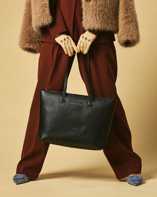 Simona (black) - Italian calf leather women's shoulder bag