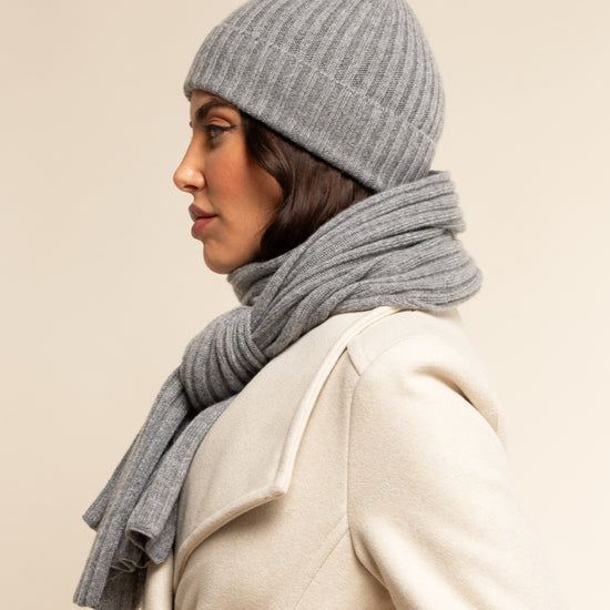 Milano (light grey) - 100% cashmere ribbed beanie (unisex)- Leather Gloves Online - Luxury Beanie - 16