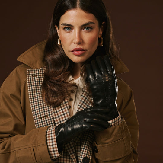 Bella (black) - Italian lambskin leather gloves with lambswool lining & touchscreen feature