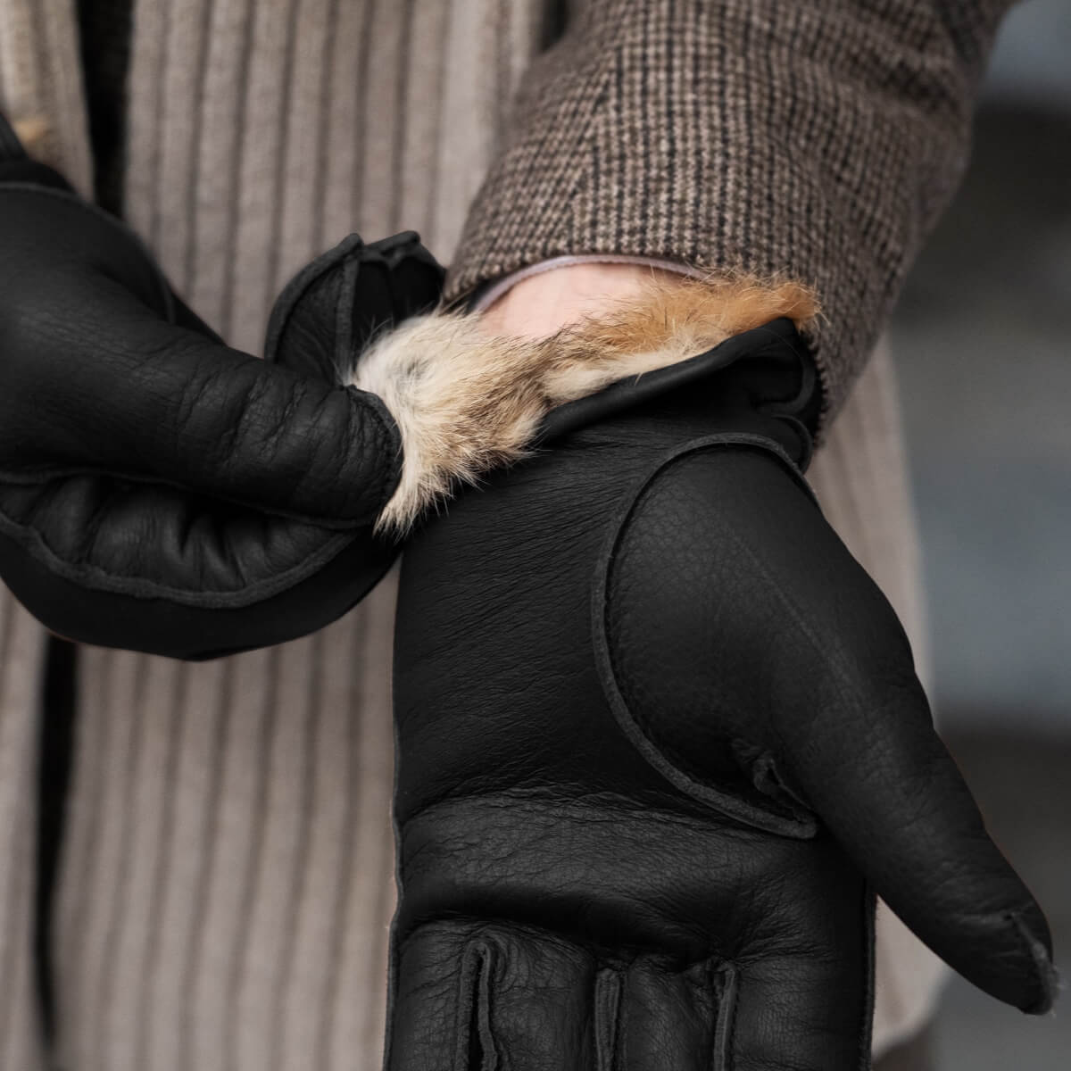 LUXURY MEN'S RABBIT FUR-LINED AMERICAN DEERSKIN GLOVES - Black - Made in Italy - Premium Leather Gloves - Leather Gloves Online - 6