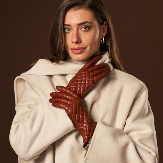 Emilia (brown) - classic Italian lambskin leather gloves with cashmere lining and checkered pattern - Leather Gloves Online - Luxury Leather Gloves - 11