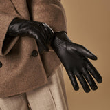 Evelyn (black) - Goatskin leather gloves with soft lambswool lining and touchscreen feature