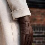 Evelyn (brown) - Goatskin leather gloves with soft lambswool lining and touchscreen feature