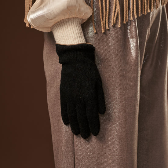 Florentina (black) - Handmade Italian knitted wool gloves with luxurious cashmere lining - Leather Gloves Online - Luxury Leather Gloves - 6