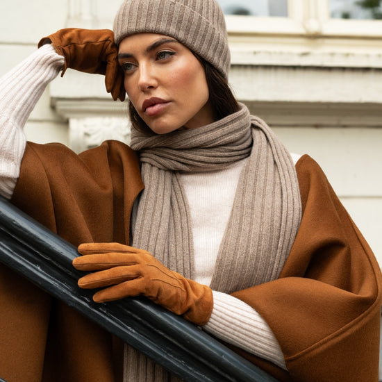 Milano (black) - 100% cashmere ribbed beanie (unisex)  - Leather Gloves Online - Luxury Beanie - 7