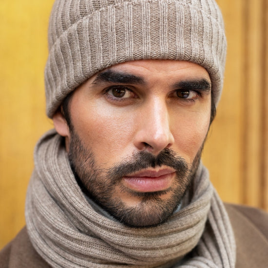 Milano (black) - 100% cashmere ribbed beanie (unisex)  - Leather Gloves Online - Luxury Beanie - 16