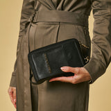 Giada (black) - Women's crossbody phone wallet with shoulder strap