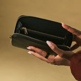 Giada (black) - Women's crossbody phone wallet with shoulder strap