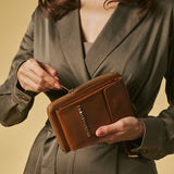 Giada (cognac) - Women's crossbody phone wallet with shoulder strap