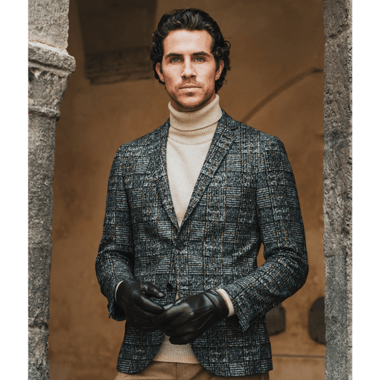 Giovanni (black) - classic Italian lambskin leather gloves with cashmere lining - Leather Gloves Online - Luxury Leather Gloves - 3
