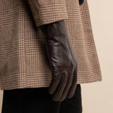 Julian (dark brown) - Classic sheepskin leather gloves with warm fleece lining and touchscreen feature
