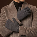 Luciano (grey) - Handmade Italian knitted wool gloves with luxurious cashmere lining