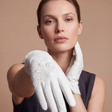 PZ01 (white) – Embroidered unlined Italian lambskin opera gloves